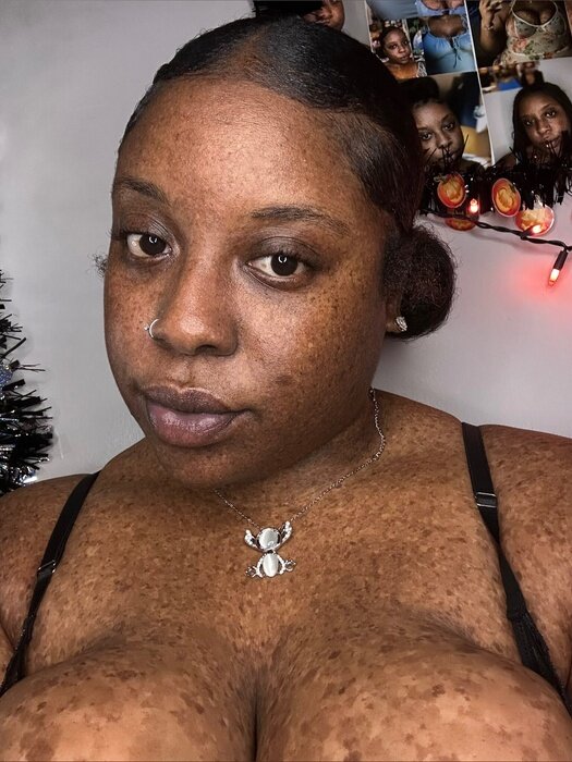 Freckledfantasy5 (@freckledfantasy5), OnlyFans creator