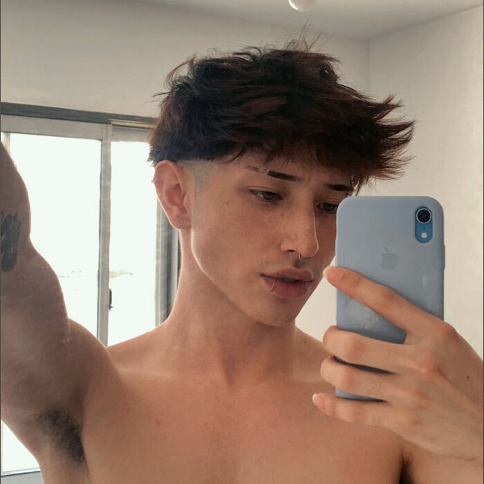 Tavi (@frecklesboy), OnlyFans creator