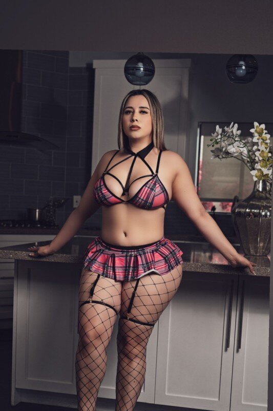 Freeiiheartthazel (@freeiiheartthazel), OnlyFans creator