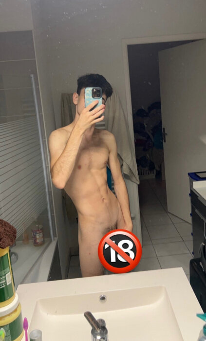 Frenchdick18 (@frenchdick18), OnlyFans creator