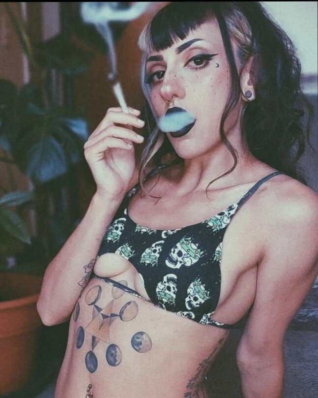 pronounced (@freyjamoon), OnlyFans creator
