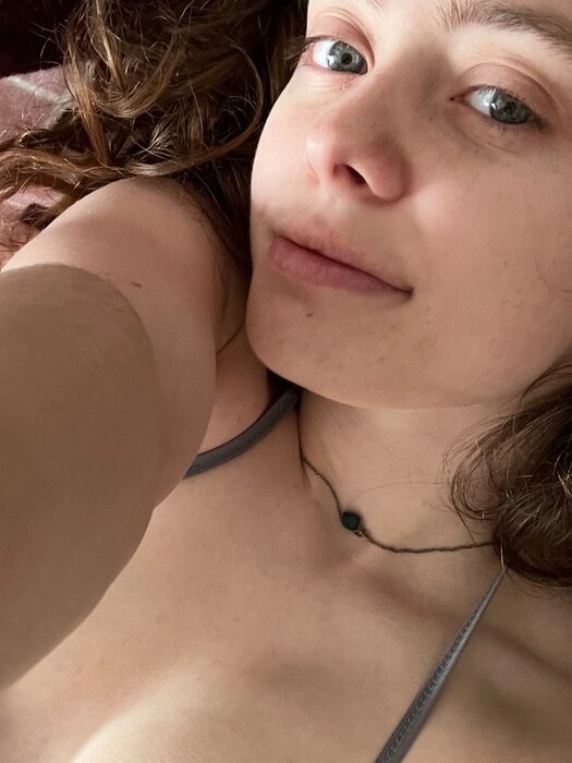 Froggiefogfog (@froggiefogfog), OnlyFans creator
