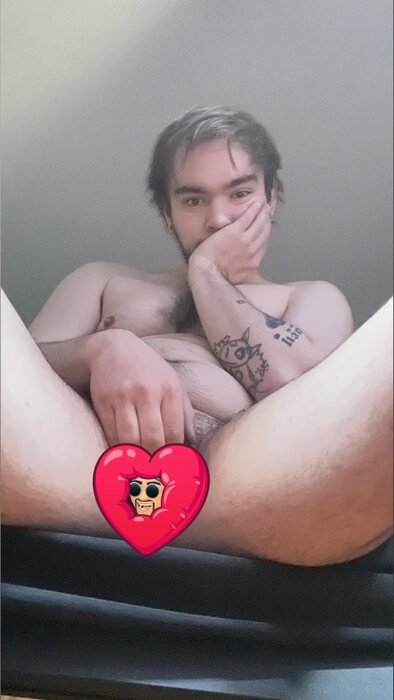 Frostedtip1 (@frostedtip1), OnlyFans creator