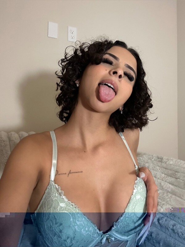 Fwtina (@fwtina), OnlyFans creator