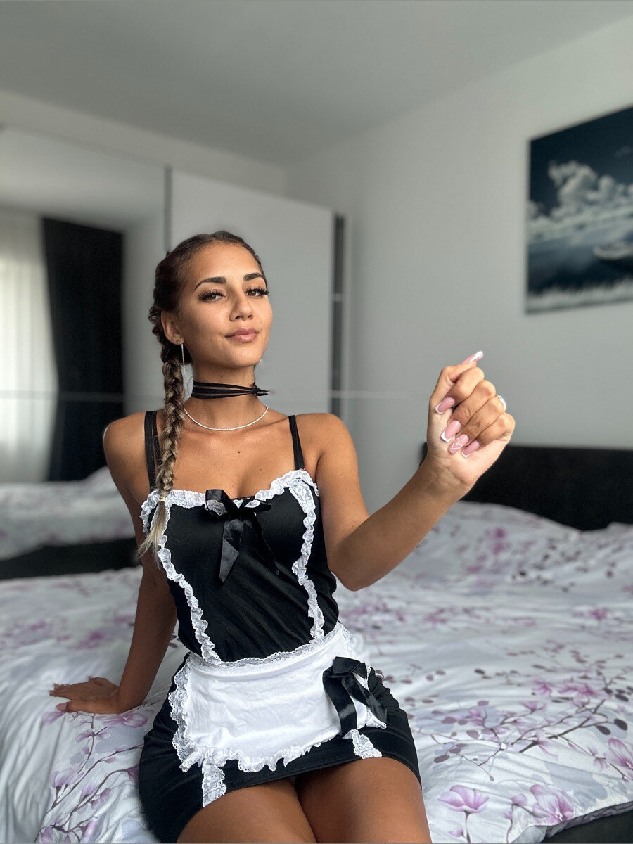 Gabrielamiha18 (@gabriela_miha18), OnlyFans creator