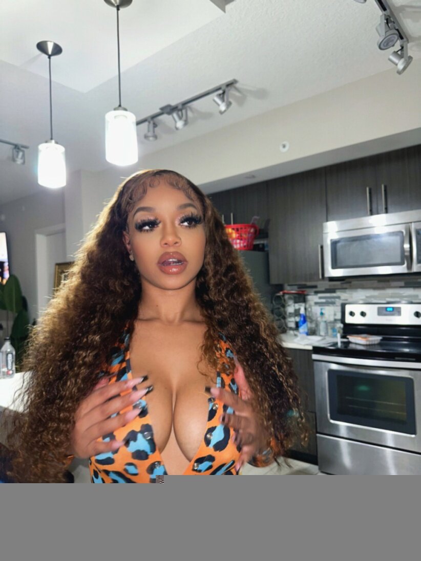 Gabrielleariona (@gabrielleariona), OnlyFans creator