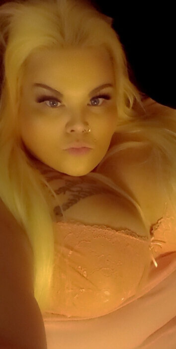 Gemqueen01 (@gemqueen01), OnlyFans creator