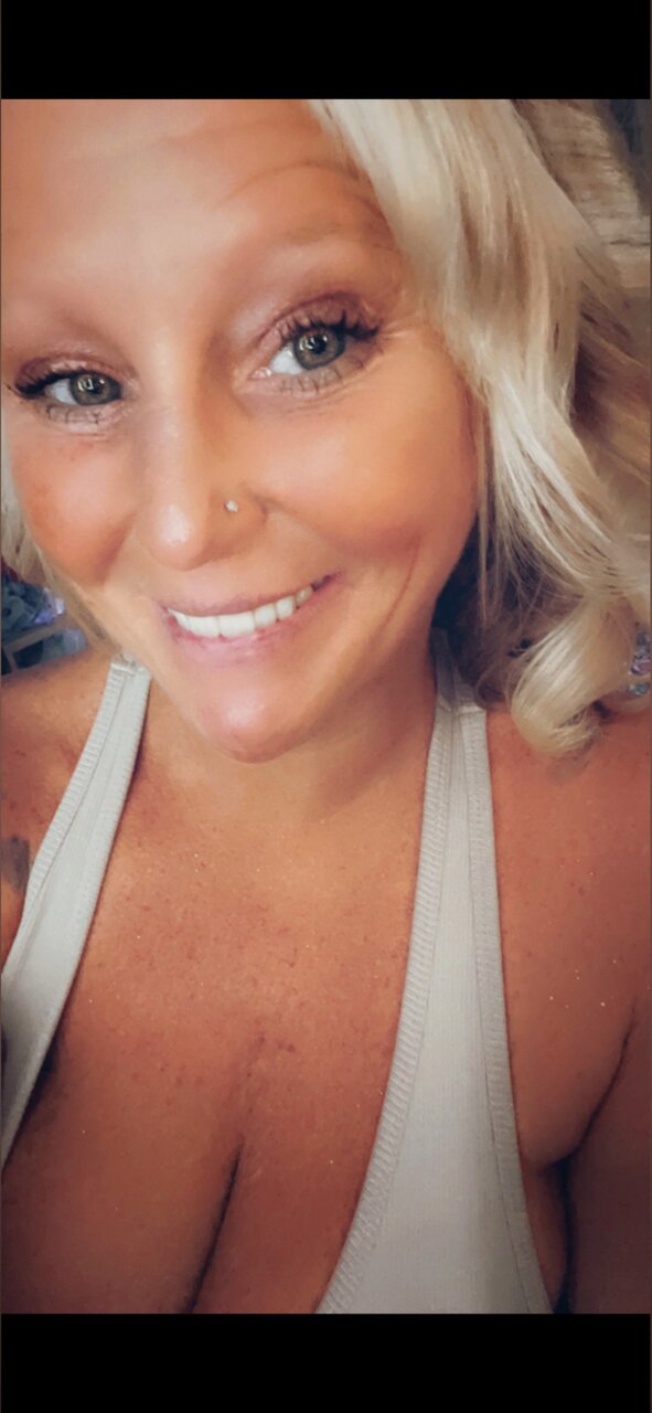 Georgiapeach20 (@georgiapeach20), OnlyFans creator