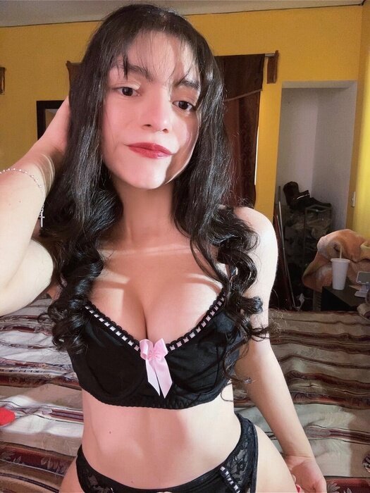 Giana (@gghottie12), OnlyFans creator