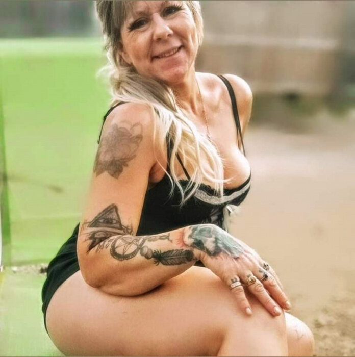 Gingerrenee75 (@gingerrenee75), OnlyFans creator