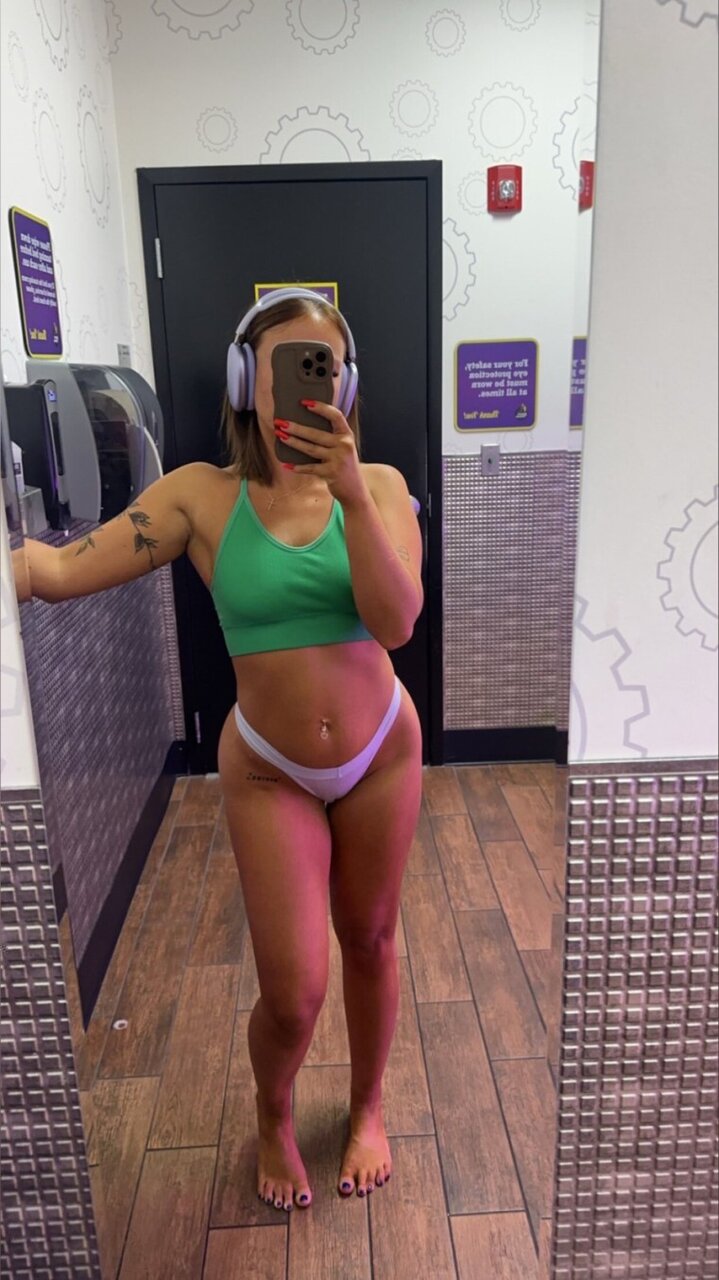 Girlyygirlxx (@girlyygirlxx), OnlyFans creator