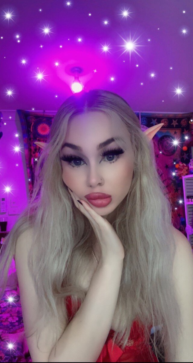 Glitterbabyxx (@glitterbabyxx), OnlyFans creator