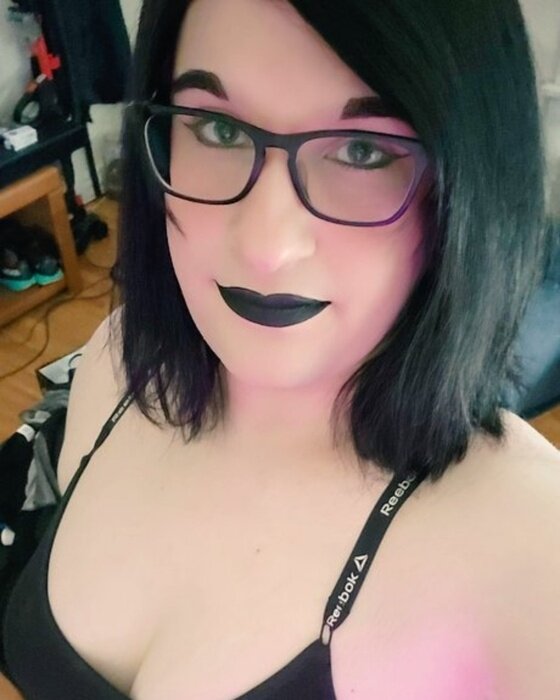 Glitterysteph (@glittery_steph), OnlyFans creator