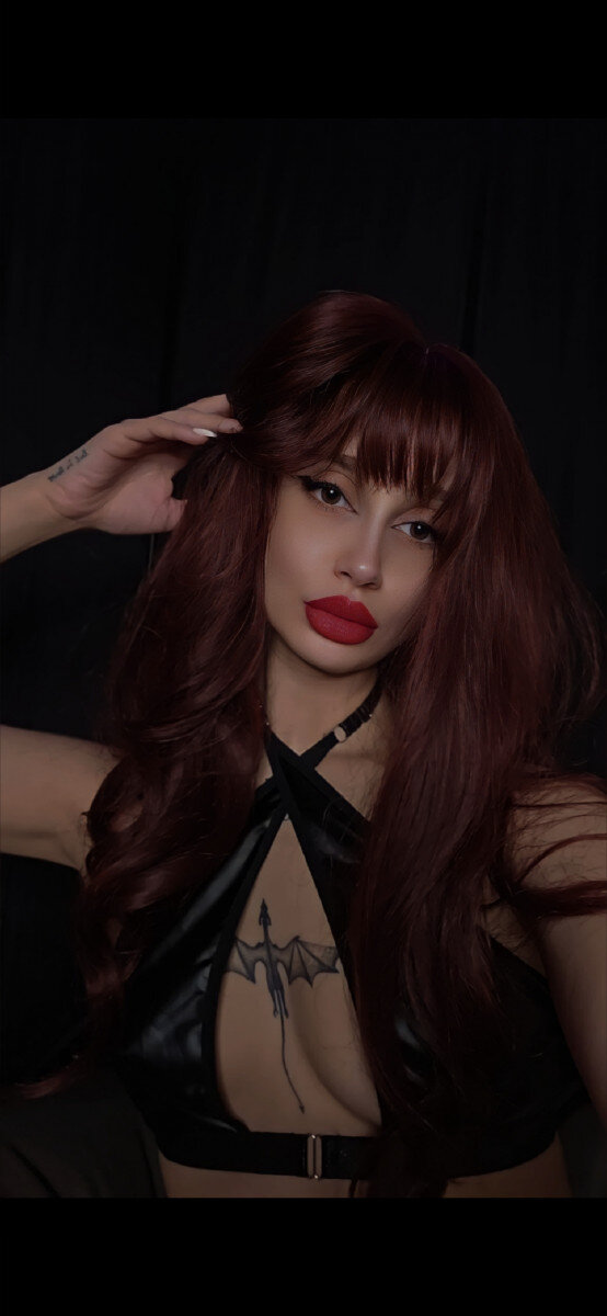 Glossyfoxy (@glossyfoxy), OnlyFans creator