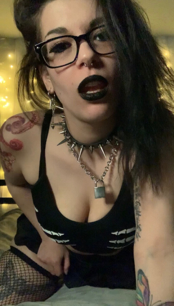 Goblinprincxss (@goblinprincxss), OnlyFans creator