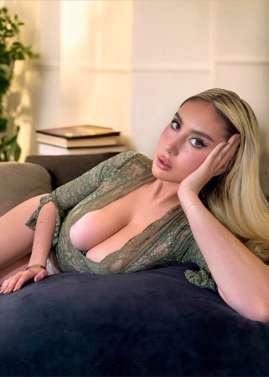 Goddessbailz (@goddessbailz), OnlyFans creator