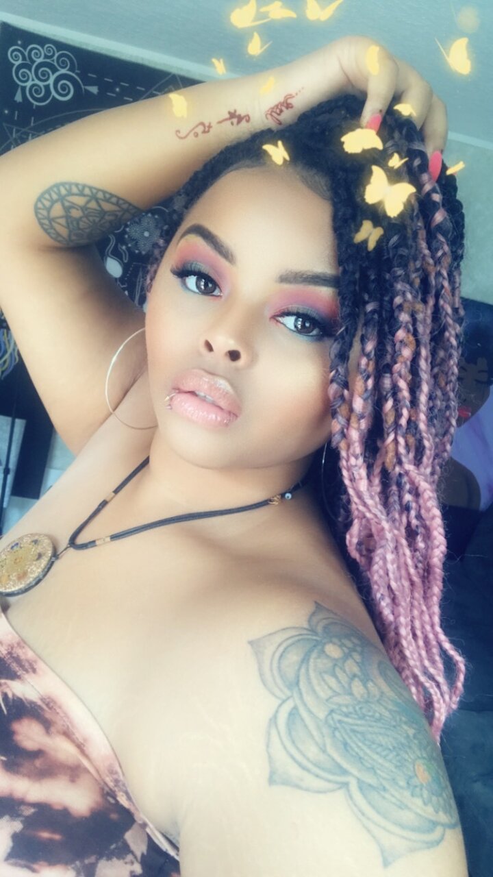 Goddesssia (@goddesssia), OnlyFans creator