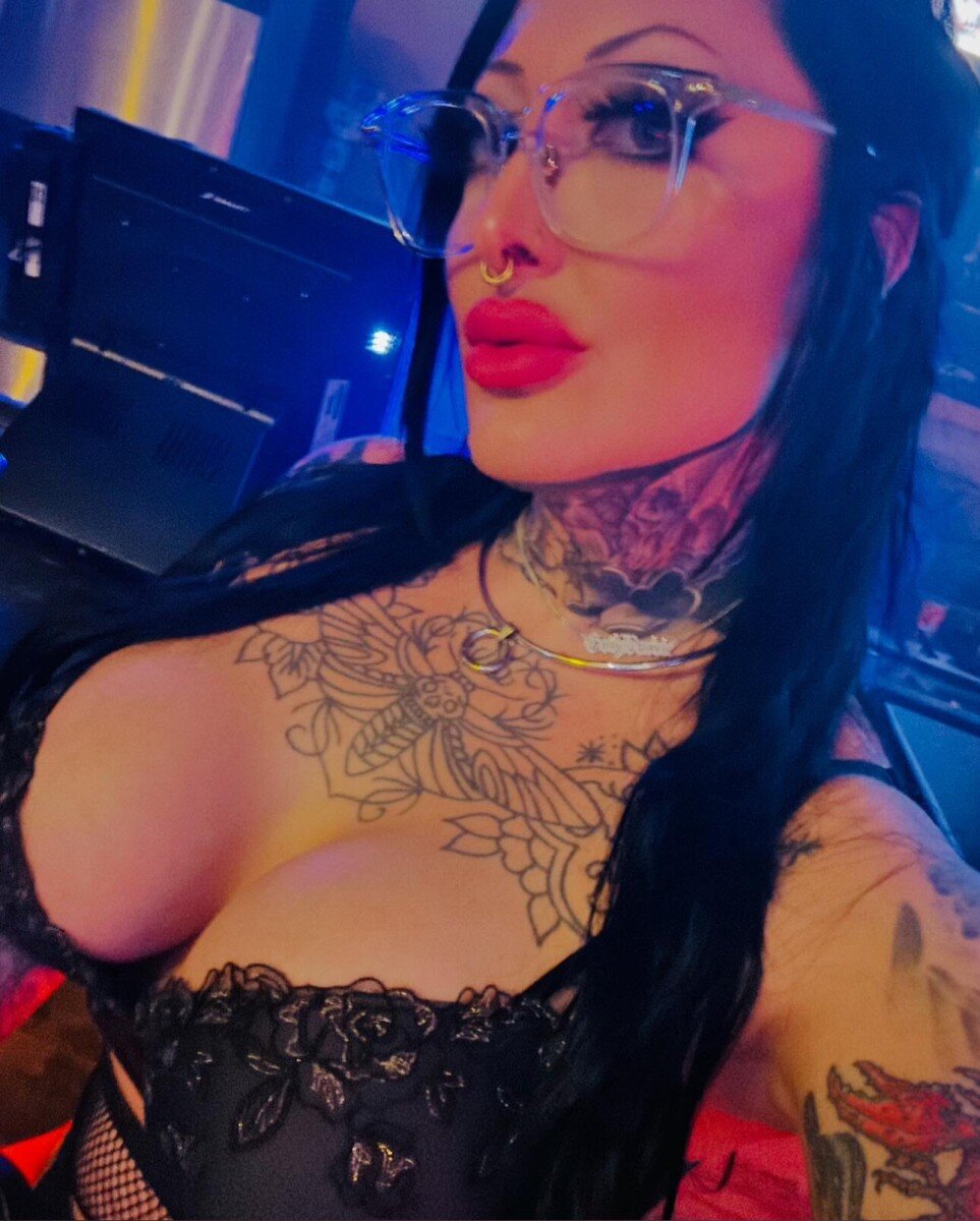 Gothbarbie (@goth.barbie), OnlyFans creator