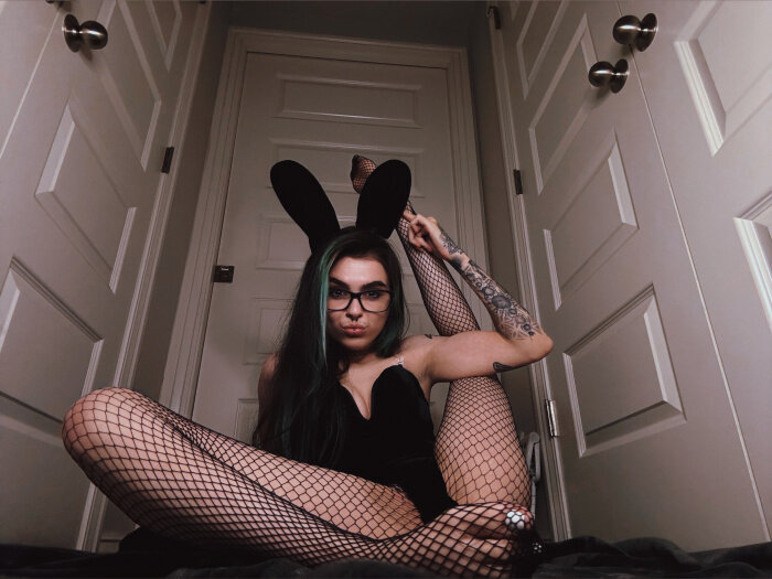 Gothbabee (@gothbabee), OnlyFans creator