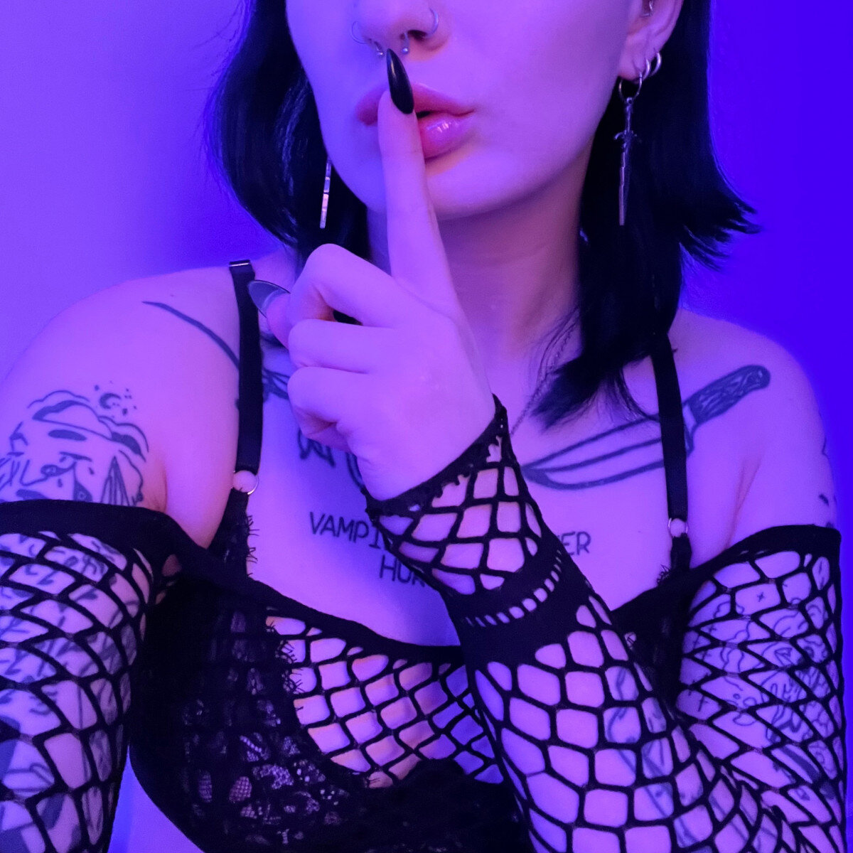 Gothbunny777 (@gothbunny777), OnlyFans creator