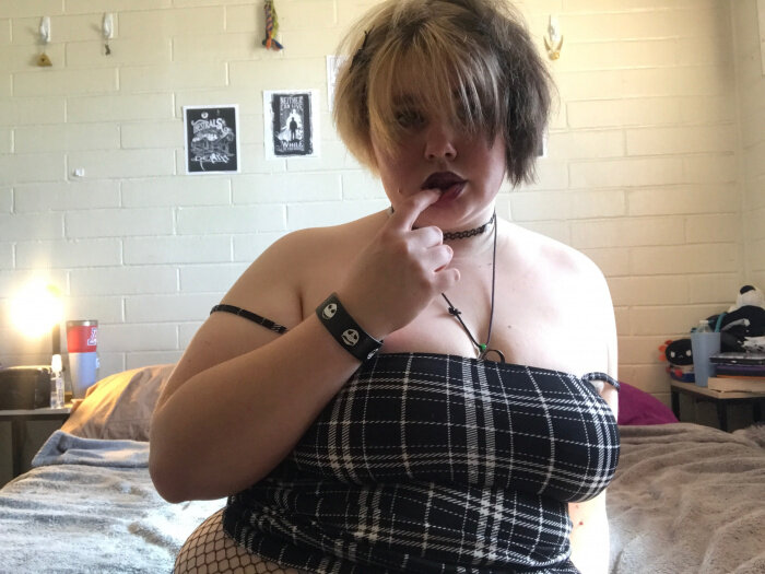 Gothiccbuny (@gothicc.buny), OnlyFans creator