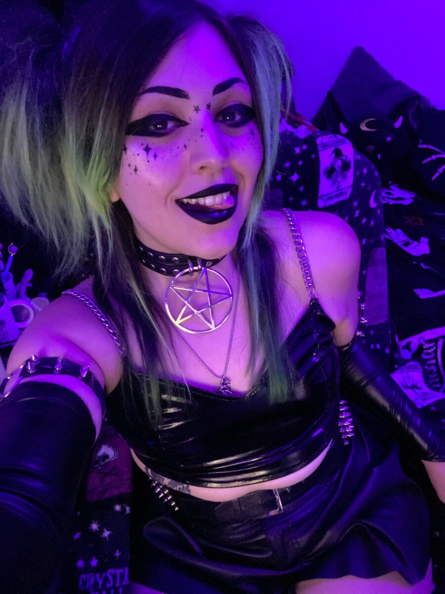 Gothiccbae (@gothiccbae), OnlyFans creator