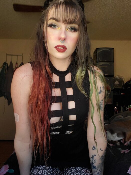 Gothiclewdityqueen (@gothiclewdityqueen), OnlyFans creator