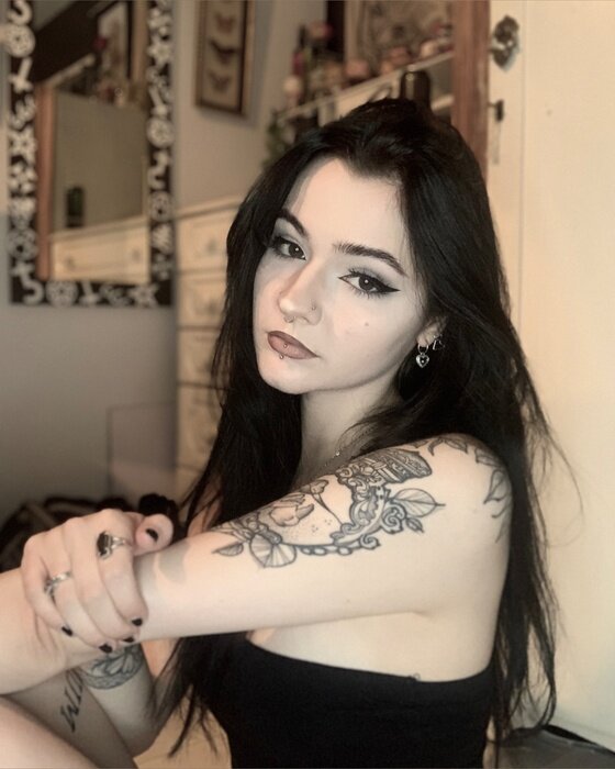 Gothixbby (@gothixbby), OnlyFans creator