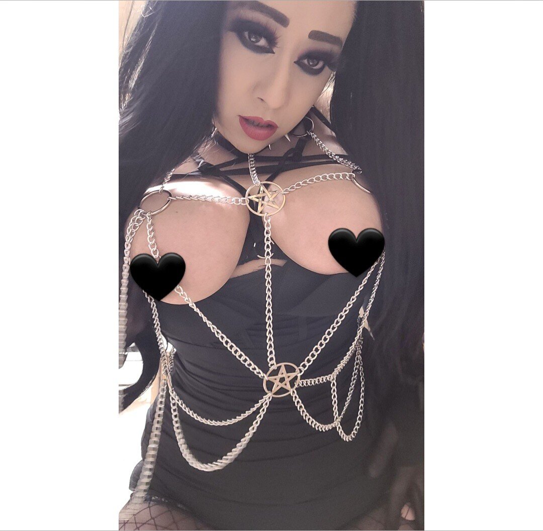 Gothqueenofdarkness (@gothqueen_of_darkness), OnlyFans creator