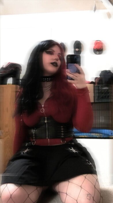 Gothqueenrosexxx (@gothqueenrosexxx), OnlyFans creator