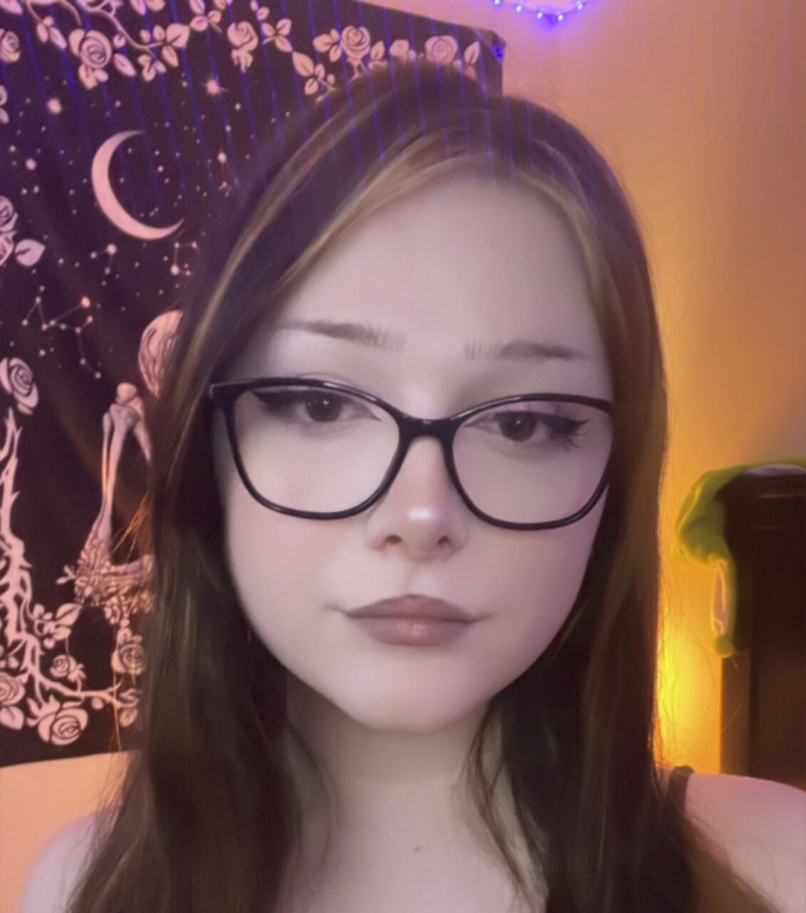 Gothwaifu11 (@gothwaifu11), OnlyFans creator