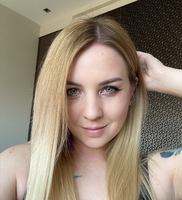 Graceblondebabe (@graceblondebabe), OnlyFans creator