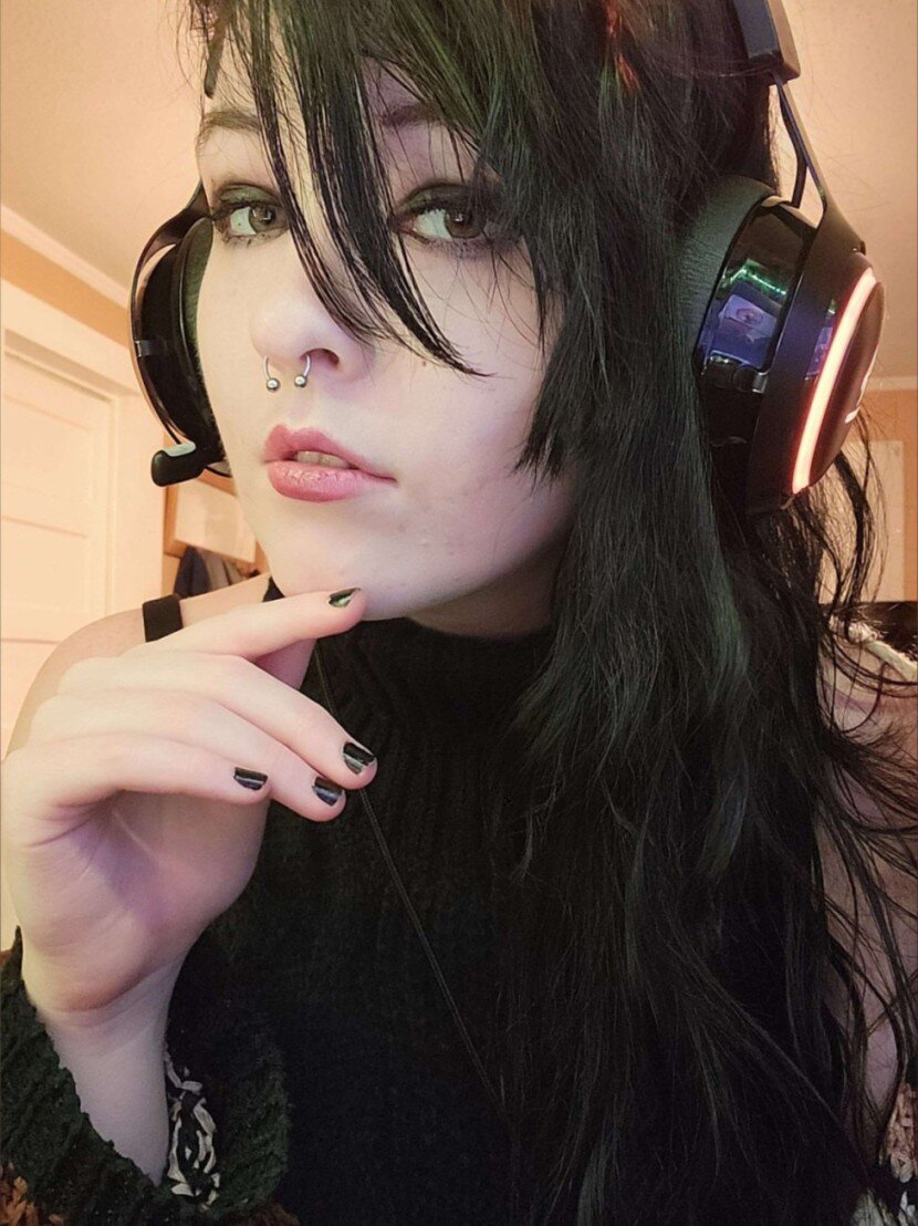 Greentea98 (@greentea98), OnlyFans creator