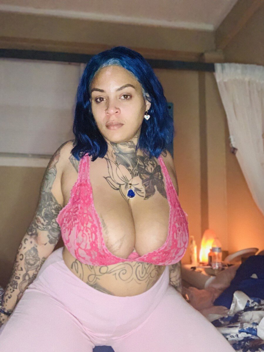 Groovystoney (@groovystoney), OnlyFans creator