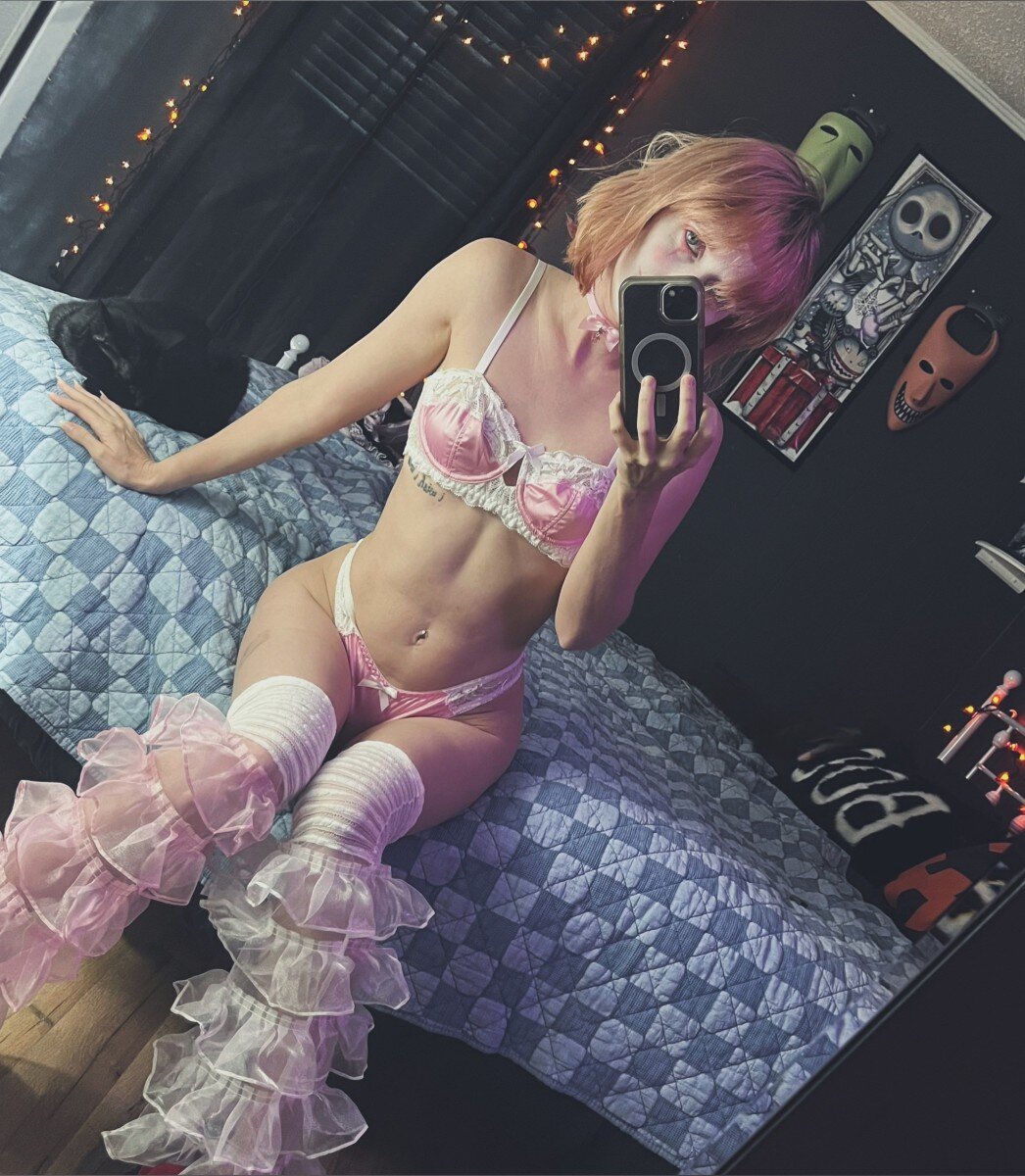 Gruesomegirly (@gruesomegirly), OnlyFans creator