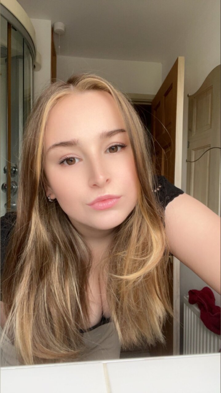 Haileybaby21 (@haileybaby21), OnlyFans creator