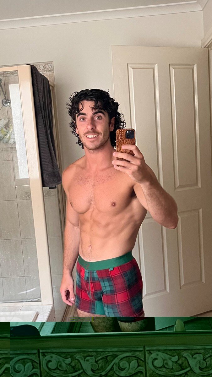 Hairybuns (@hairybuns), OnlyFans creator