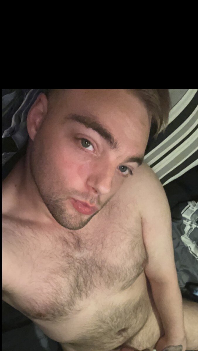 Hairyhotstud22 (@hairyhotstud22), OnlyFans creator