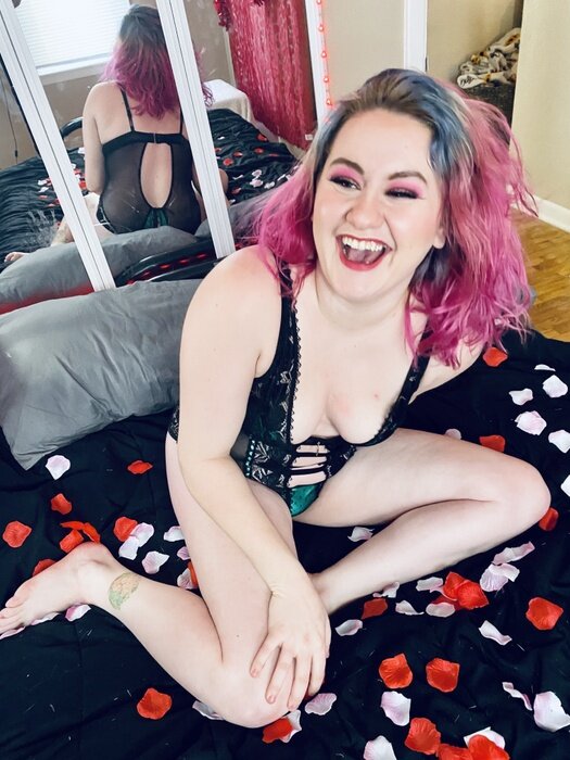 Haleyrose2020 (@haleyrose2020), OnlyFans creator