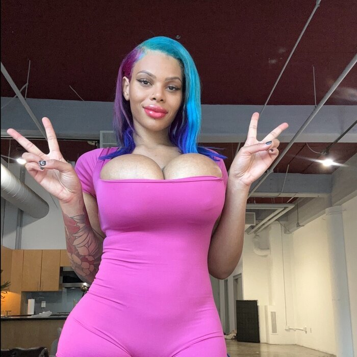 Hallehayestv (@hallehayestv), OnlyFans creator