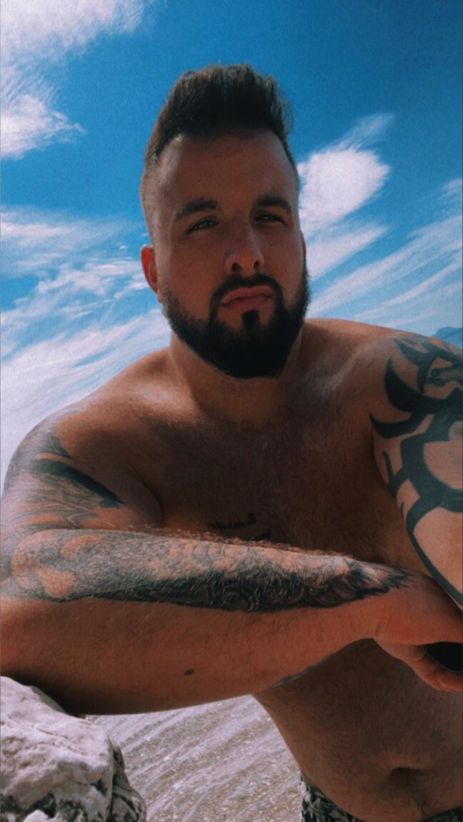 Handcuffdaddy (@handcuffdaddy), OnlyFans creator