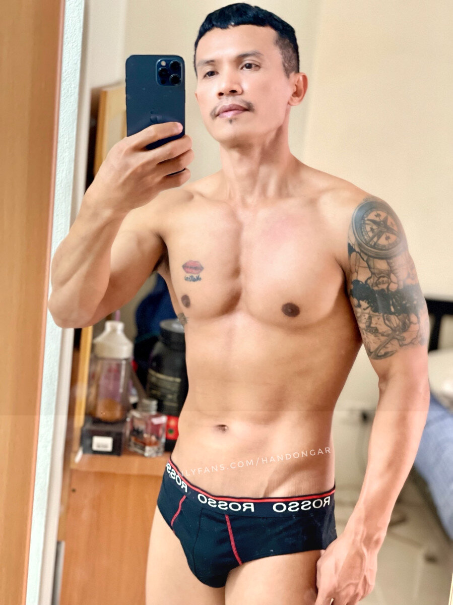 Handongar1656 (@handongar1656), OnlyFans creator