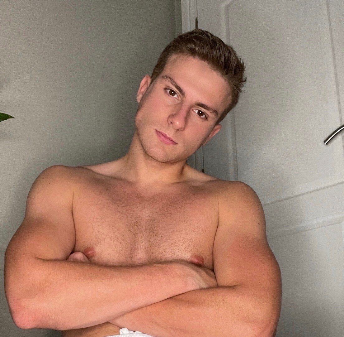 Handsomehunk (@handsome-hunk), OnlyFans creator