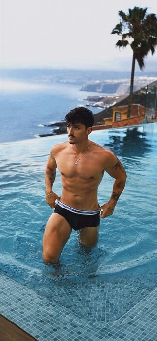 Handsomesalva (@handsomesalva), OnlyFans creator