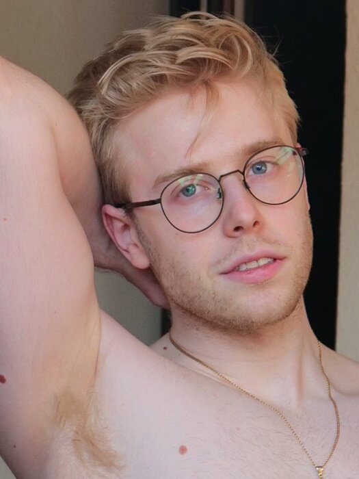 posting (@hans_gorski), OnlyFans creator