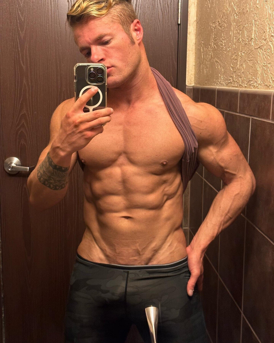Hardpaxperryxxx (@hardpaxperryxxx), OnlyFans creator