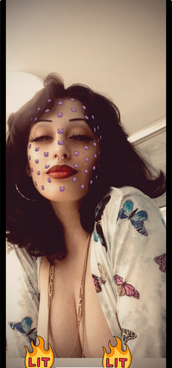 Harlenialatina77 (@harlenialatina77), OnlyFans creator