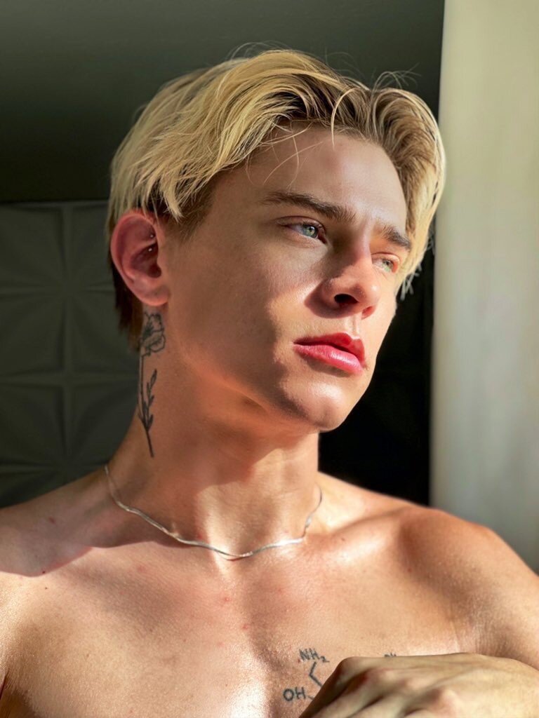 Harleyxavierxxx (@harleyxavierxxx), OnlyFans creator