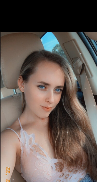 Hazelnutt4444 (@hazel-nutt4444), OnlyFans creator