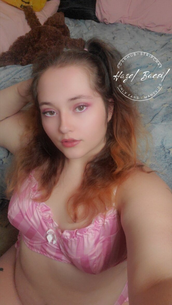Hazelbaesil (@hazelbaesil), OnlyFans creator
